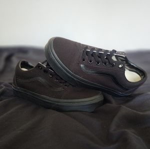 Black women or kids Vans